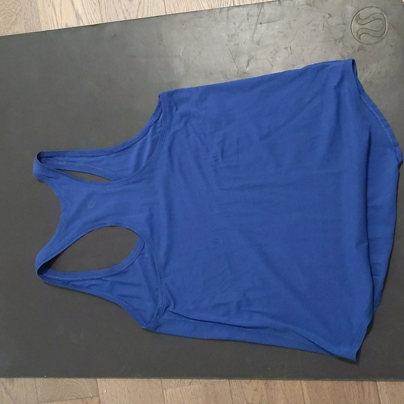 Lululemon tank top - Picture 3 of 3